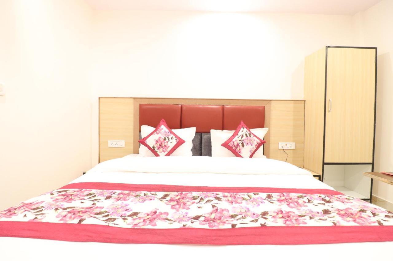 Hotel Hari International - Noida Sector 11 Exterior foto